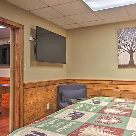 Pigeon Forge Cabin With Hot Tub And Mountain Views! Bagian luar foto