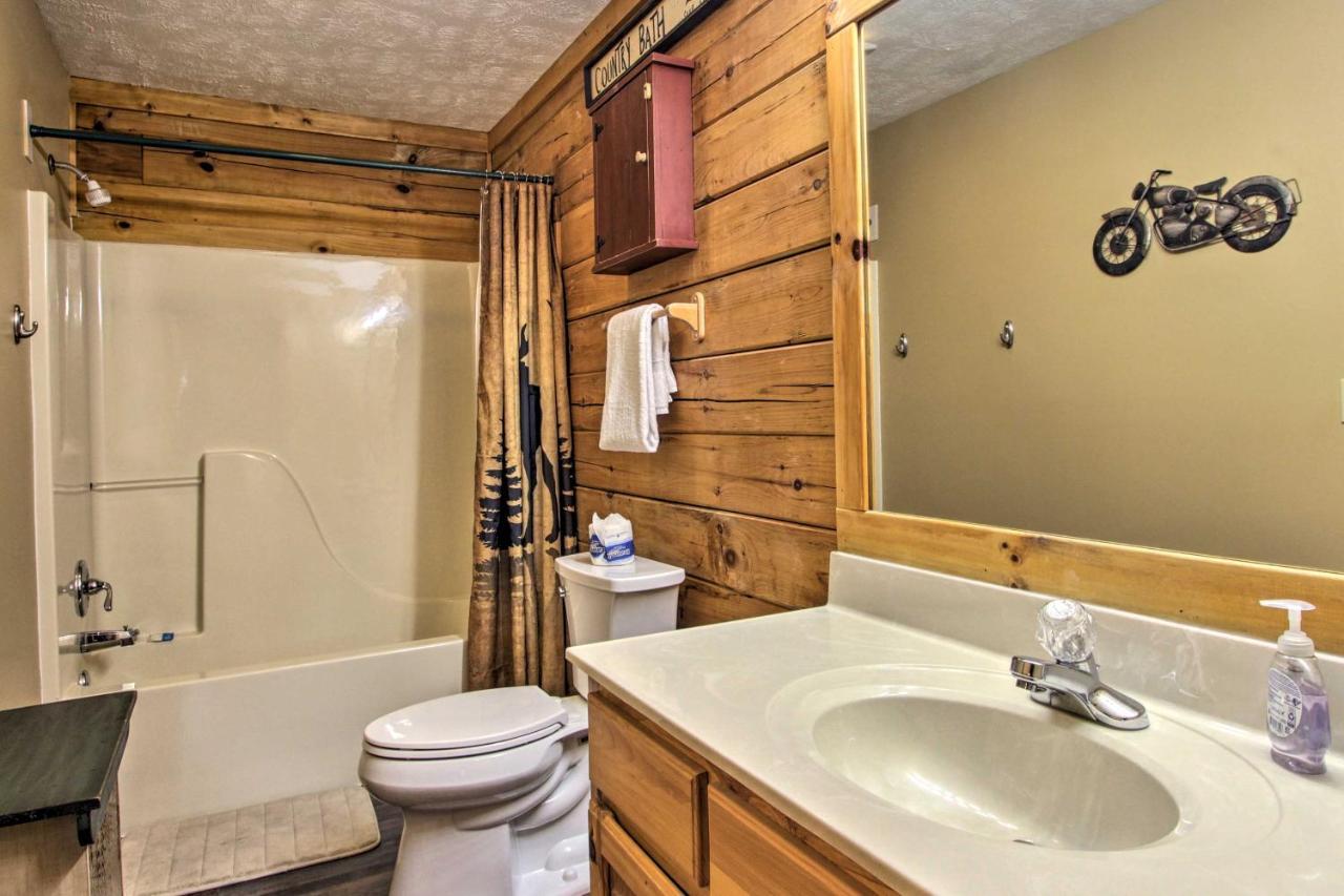 Pigeon Forge Cabin With Hot Tub And Mountain Views! Bagian luar foto